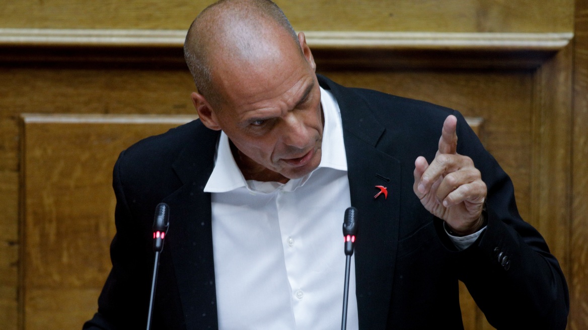 Βαρουφάκης: Μέσα στο '21 θα πάμε σε κούρεμα μισθών και συντάξεων 