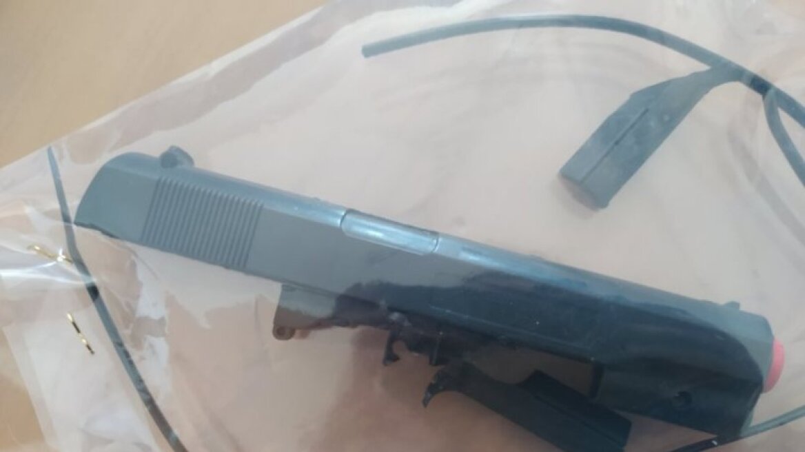 Λιβαδειά: Έκανε ληστεία με παιδικό πλαστικό πιστόλι (pics)