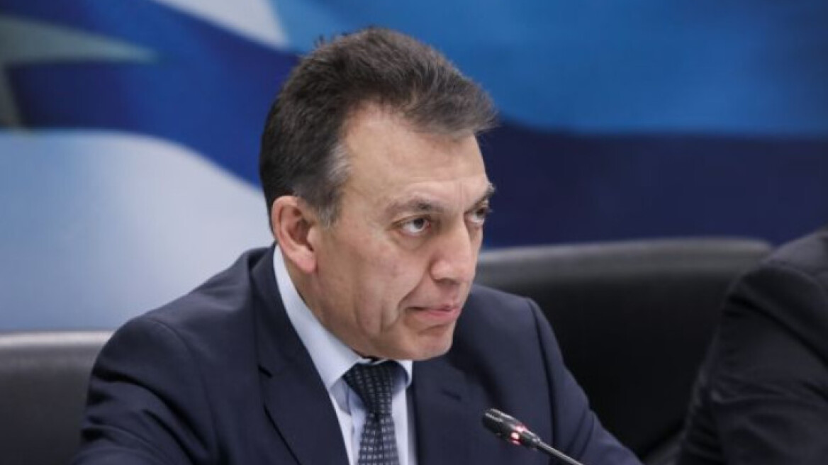 Βρούτσης: Από 148 έως 500 ευρώ τα ετήσιο όφελος των μισθωτών από τη μείωση των εισφορών - Δείτε πίνακες 