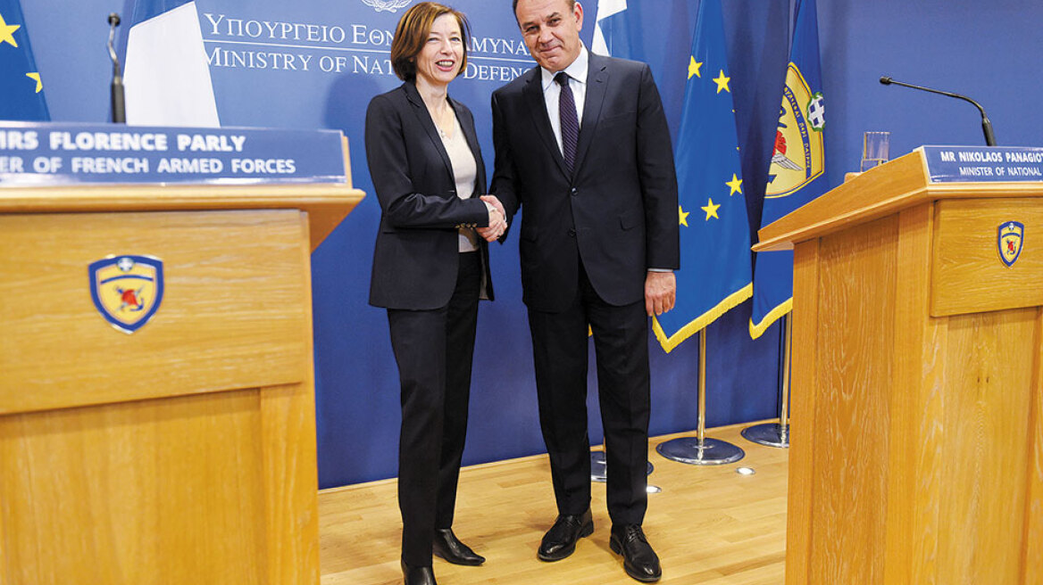 Νέα τηλεφωνική επικοινωνία θα έχουν αύριο Παναγιωτόπουλος - Παρλί