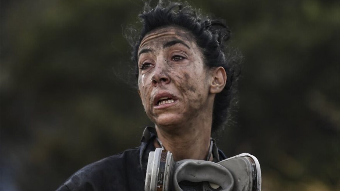 Η ηρωίδα της Αναβύσσου στο protothema.gr: «Μας είχαν περικυκλώσει οι φλόγες, νιώθαμε να αποχαιρετούμε τον κόσμο» 