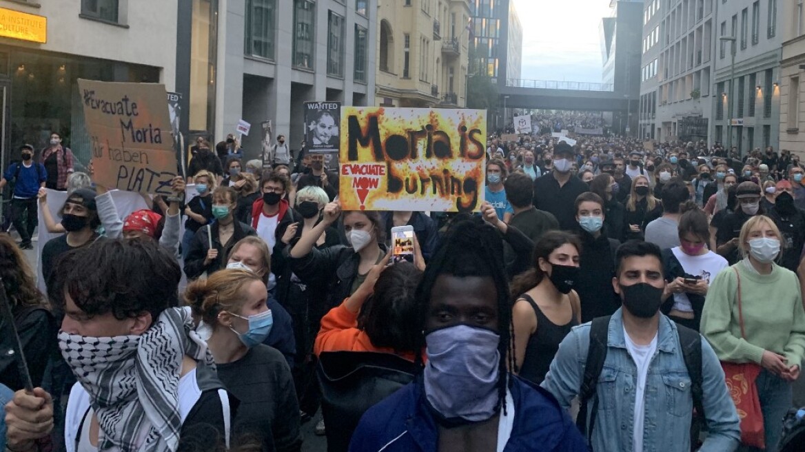 Φωτιά στη Μόρια: Διαδηλώσεις σε γερμανικές πόλεις ως ένδειξη αλληλεγγύης για τους πρόσφυγες
