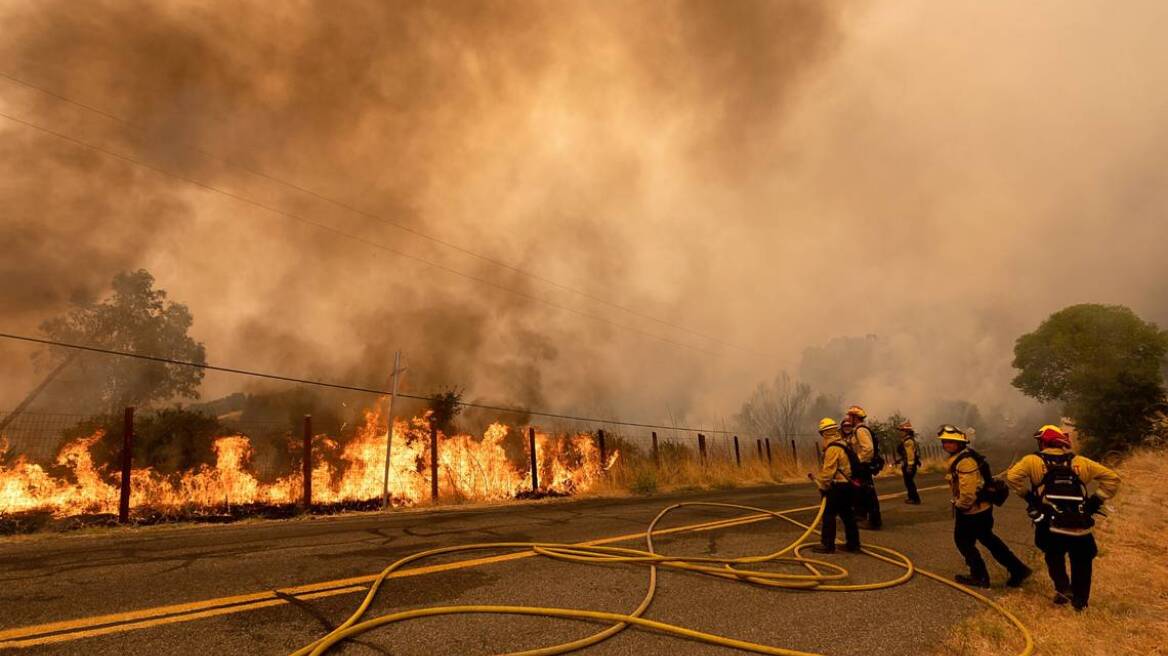 ΗΠΑ: Τρεις νεκροί σε μεγάλο πύρινο μέτωπο βόρεια του Σακραμέντο
