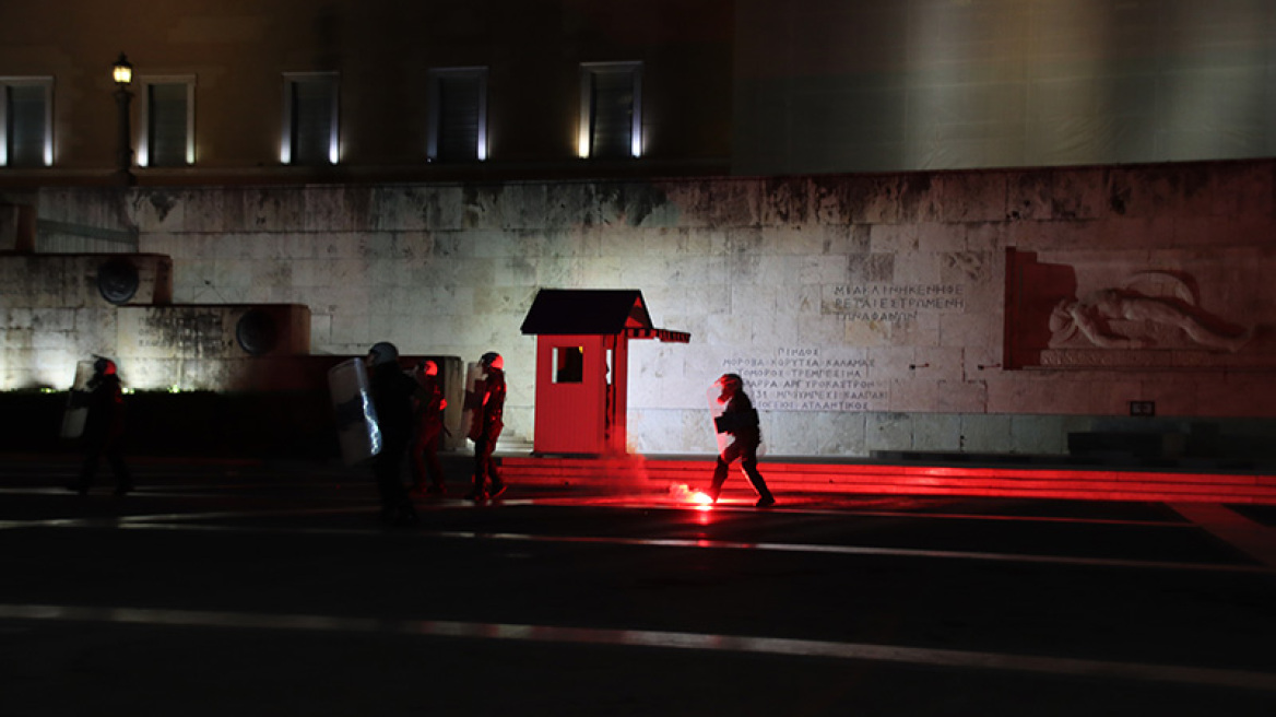 Πορεία διαμαρτυρίας στο κέντρο της Αθήνας για τη Μόρια 