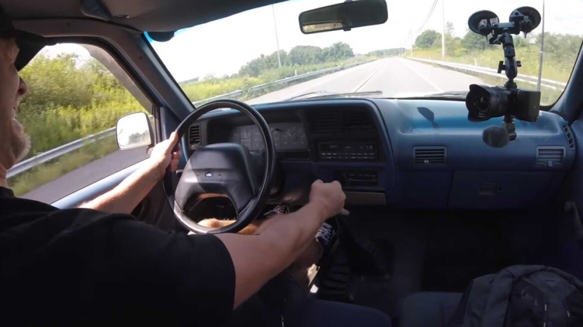 Video: Τι μπορεί να γίνει αν καρφώσεις...1η όταν πηγαίνεις με 100 χλμ./ώρα; 