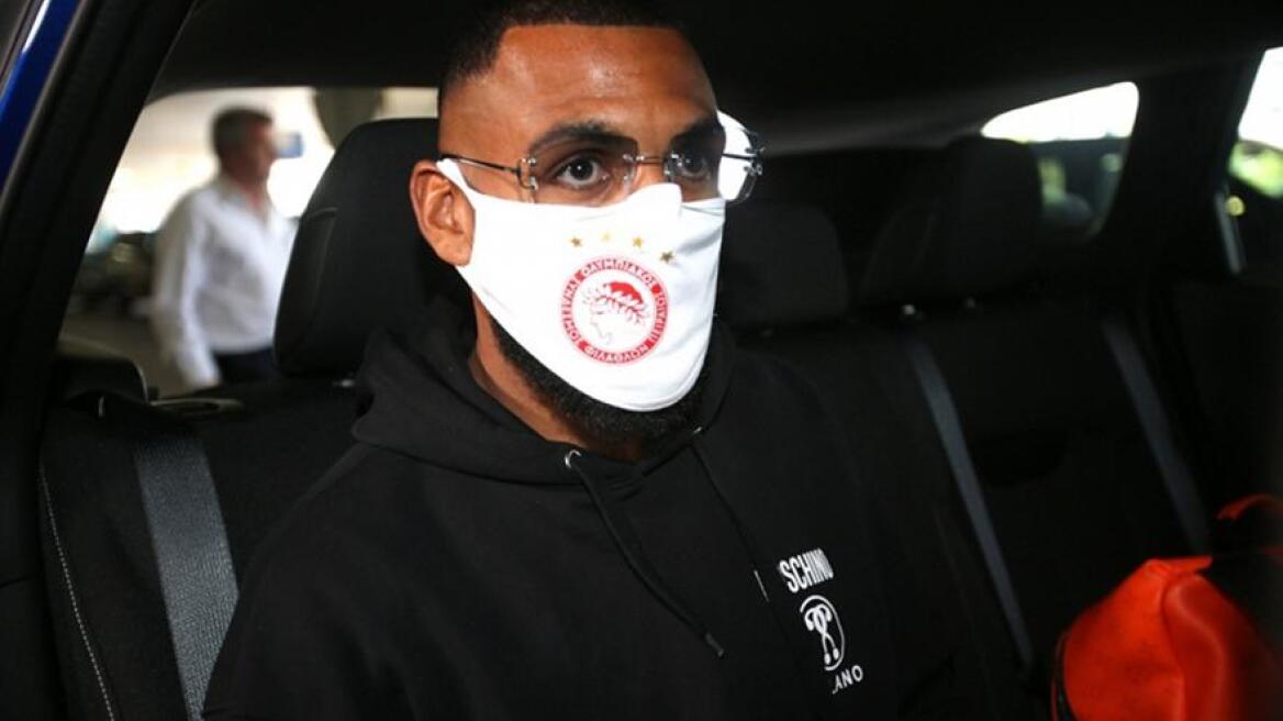 Στα γραφεία του Ολυμπιακού ο Εμβιλά