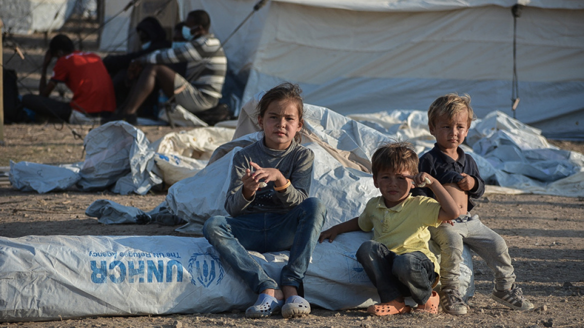 Λέσβος: Έτοιμες οι σκηνές για 5.000 ανθρώπους στο Καρά Τεπέ - Αρνούνται οι μετανάστες να πάνε στη νέα δομή