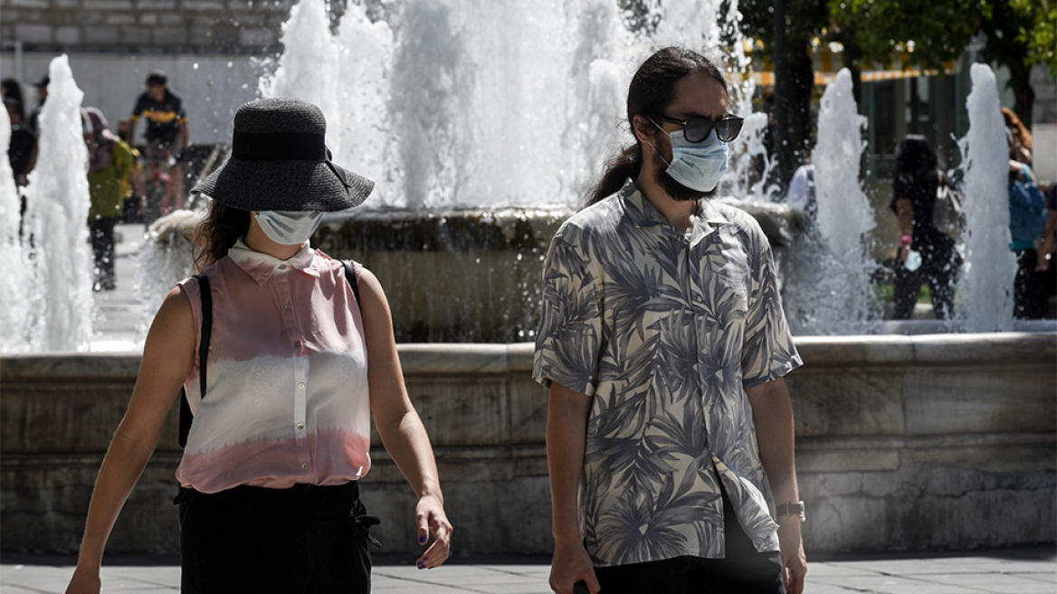 Κορωνοϊός: Στο «κόκκινο» το κέντρο της Αθήνας - Πάνω από 900 τα κρούσματα