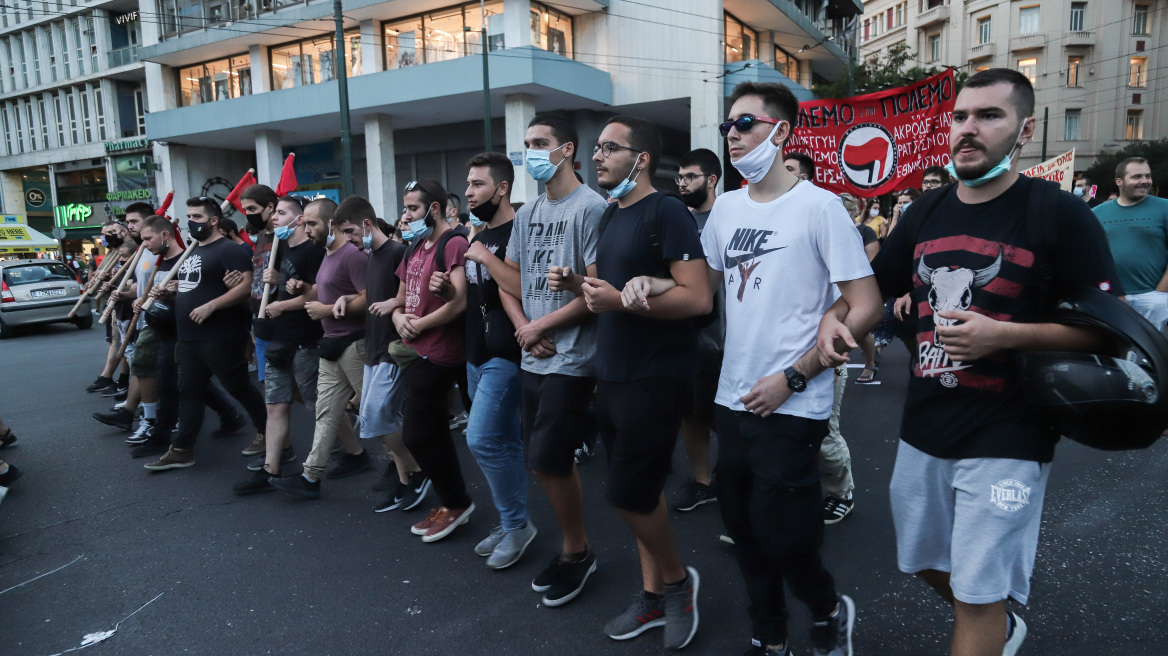 Ολοκληρώθηκε το πανεκπαιδευτικό συλλαλητήριο στην Αθήνα (φωτογραφίες)