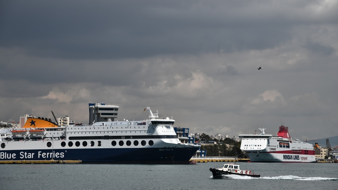 Κυκλώνας Ιανός: Σε επιφυλακή ο Πειραιάς - Σε ποια σημεία θα βρίσκονται συνεργεία με μηχανήματα της Περιφέρειας