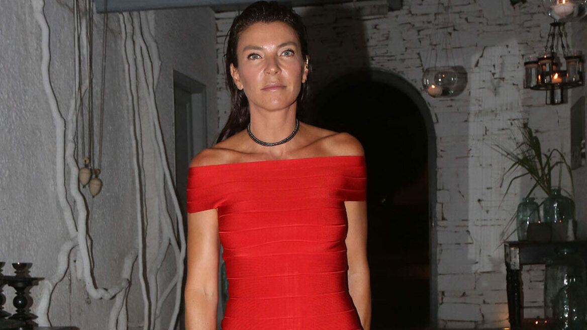 Έτσι φοράει η Μαρίνα Βερνίκου τo skinny jeans