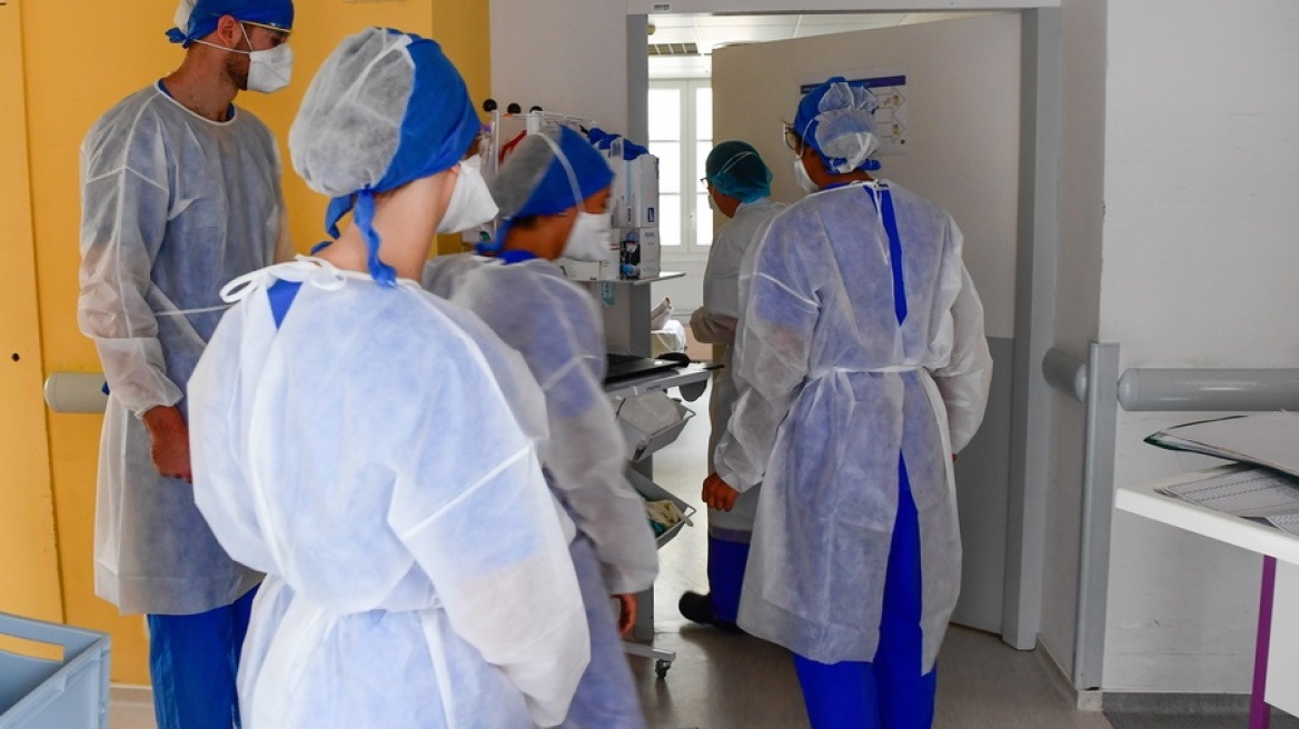 Κορωνοϊός: 13.000 κρούσματα σε ένα 24ωρο στη Γαλλία - Φθάνει δεύτερο κύμα της πανδημίας στη Βρετανία