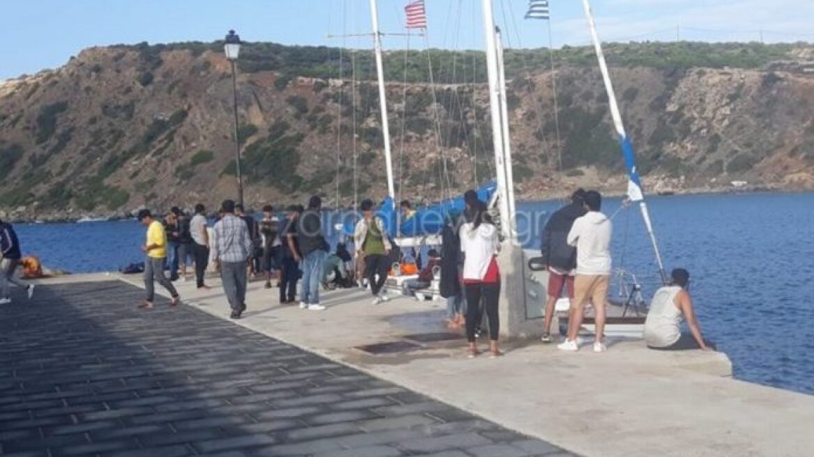 Σκάφος με 50 μετανάστες έδεσε στη Γαύδο
