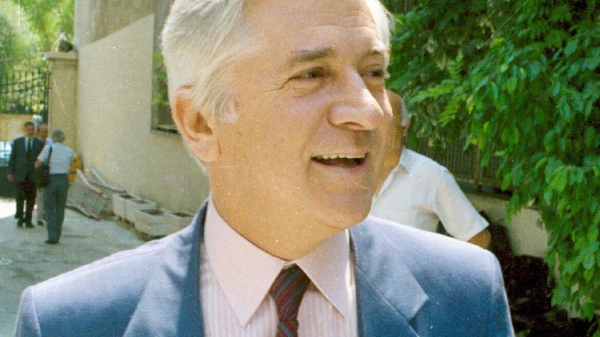 Κυριάκος Μητσοτάκης: Η συγκινητική φωτογραφία για τα 31 χρόνια από τη δολοφονία του Παύλου Μπακογιάννη