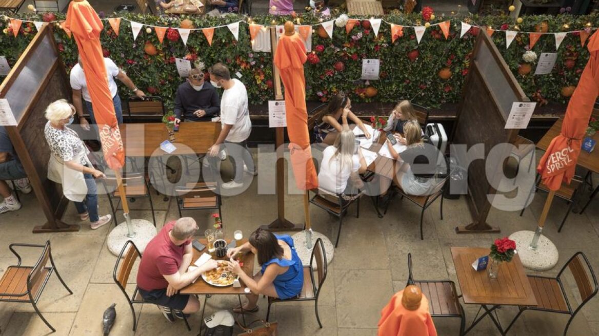 Τζόνσον: Το πρόγραμμα στήριξης των εστιατορίων μπορεί να βοήθησε στην εξάπλωση του ιού