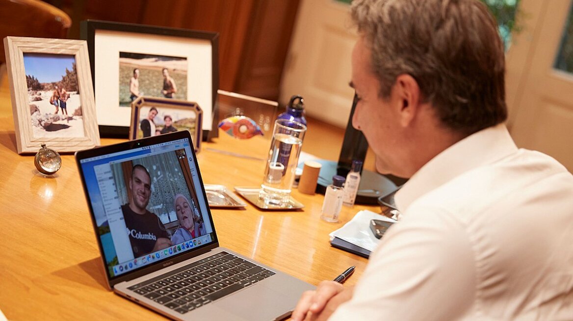 Μητσοτάκης για τον δρομέα που «κατέκτησε» τον Όλυμπο: «Μας δίνετε έμπνευση και δύναμη»