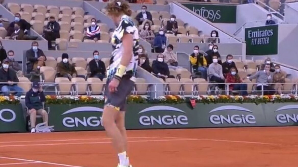 Ρούμπλεφ - Τσιτσιπάς: Ξέσπασε στη ρακέτα του ο Ρώσος