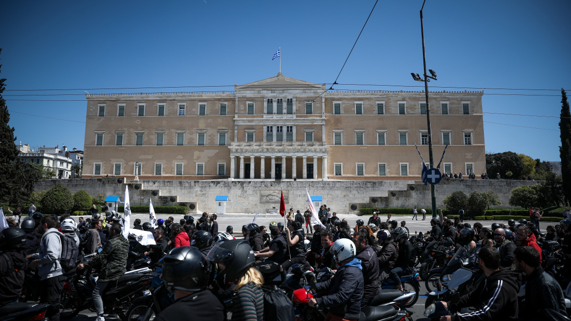 Απεργούν σήμερα διανομείς, ντελίβερι και κούριερ - Μοτοπορεία στο κέντρο