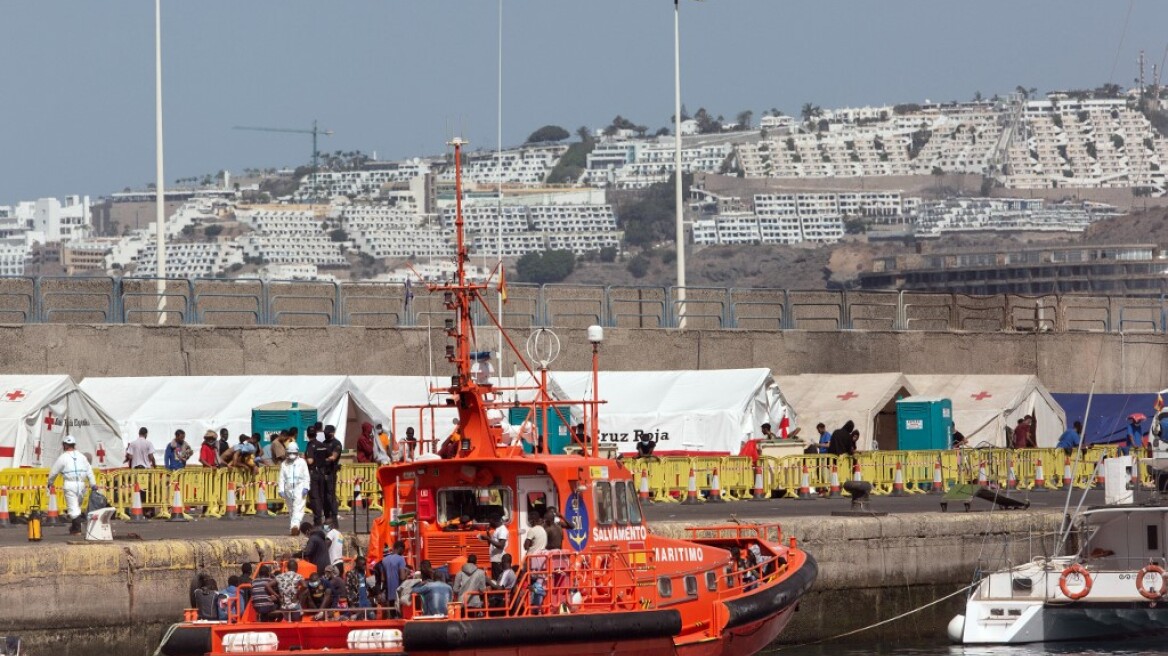 Περισσότεροι από χίλιοι μετανάστες έφθασαν στα Κανάρια Νησιά σε διάστημα 48 ωρών