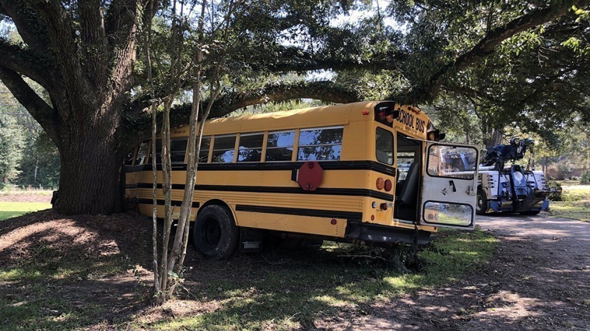 Απίστευτο: Δείτε τον 11χρονο που “σμπαράλιασε” ένα σχολικό λεωφορείο (+video)