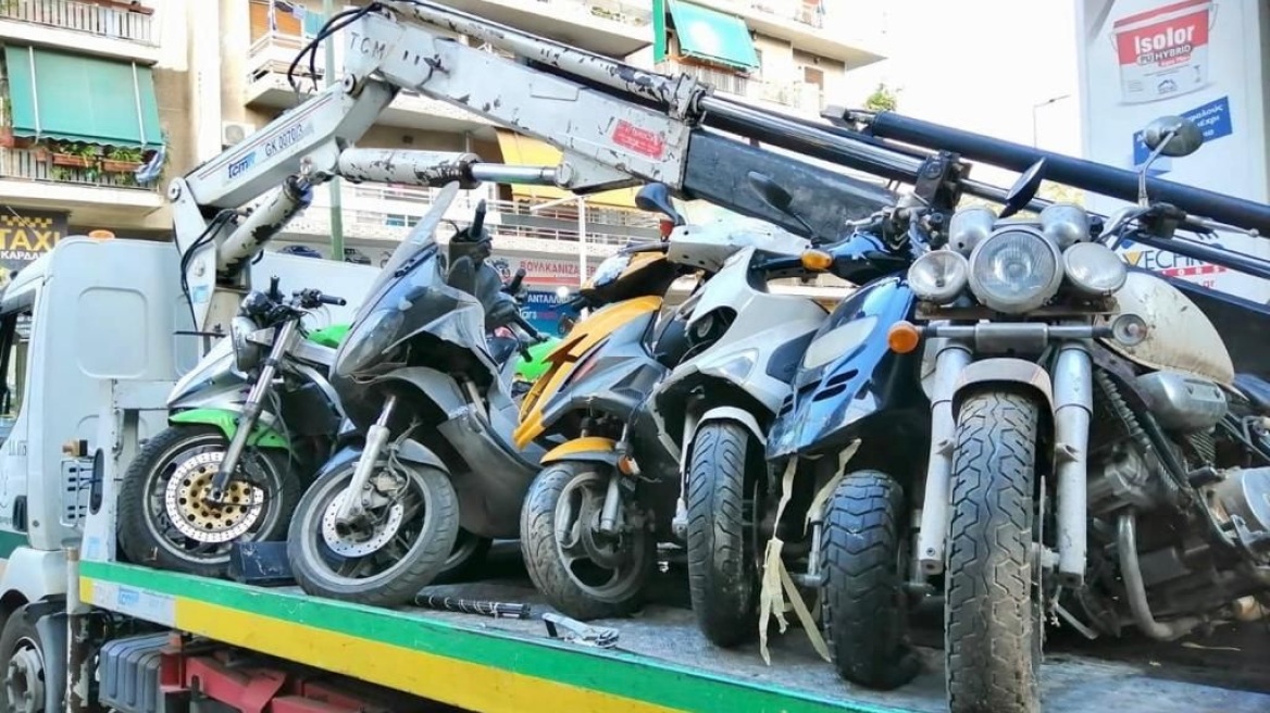 Δήμος Αθηναίων: Απομακρύνθηκαν πάνω από 2.300 εγκαταλελειμμένα οχήματα σε ένα χρόνο