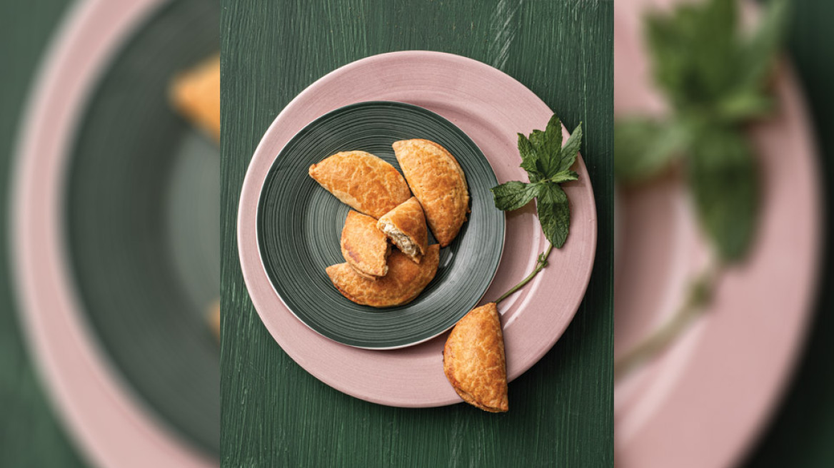 Συνταγή: Πεντανόστιμα μπουρεκάκια µε µελιτζάνα