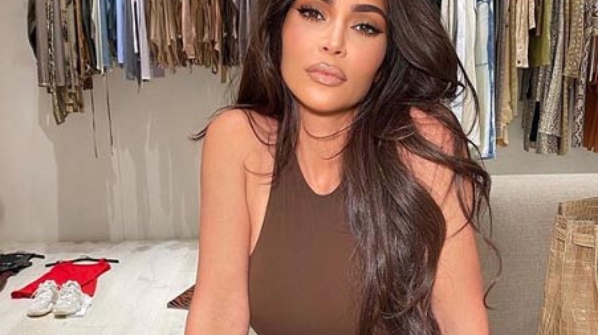 H Kim Kardashian τερμάτισε την τάση του “γυμνού” φορέματος