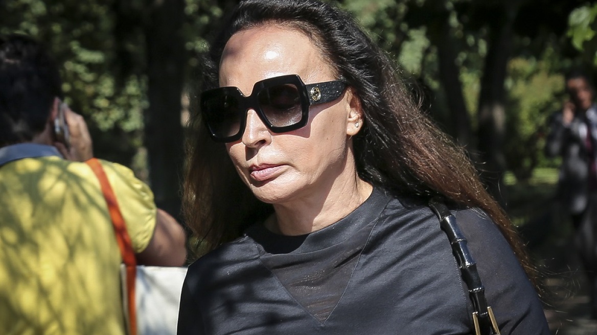 Η Βίκυ Σταμάτη άλλαξε το επώνυμό της σε Τσοχατζοπούλου