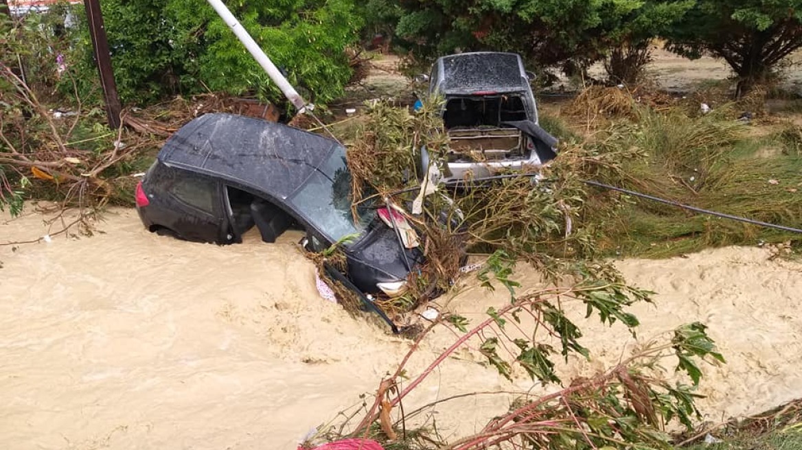 Κακοκαιρία στην Κρήτη: Απίστευτες εικόνες, πλημμύρισαν σπίτια και σχολεία - Χείμαρροι οι δρόμοι