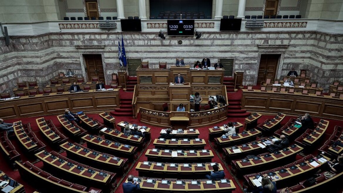Νέο κρούσμα κορωνοϊού στη Βουλή - Σε καραντίνα 20 υπάλληλοι 