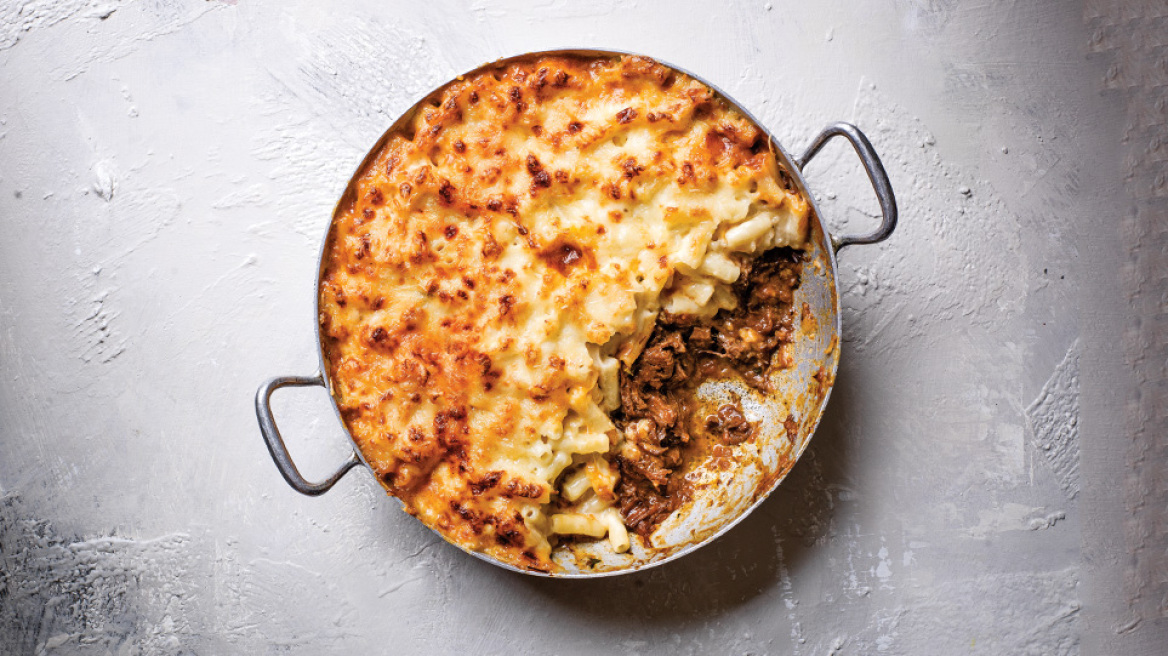 Συνταγή: Μακαρονάκι κοφτό με μοσχαράκι & μπεσαμέλ στον φούρνο
