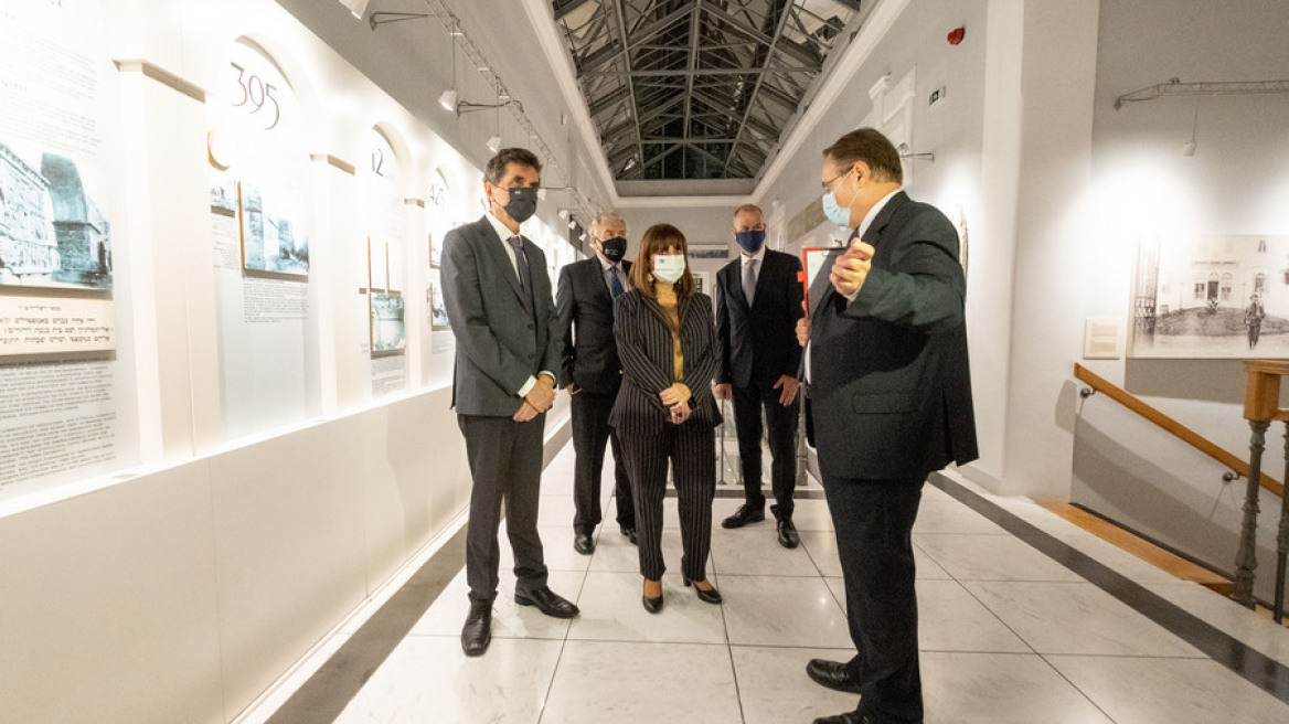 Η Κατερίνα Σακελλαροπούλου επισκέφθηκε το Εβραϊκό Μουσείο Θεσσαλονίκης