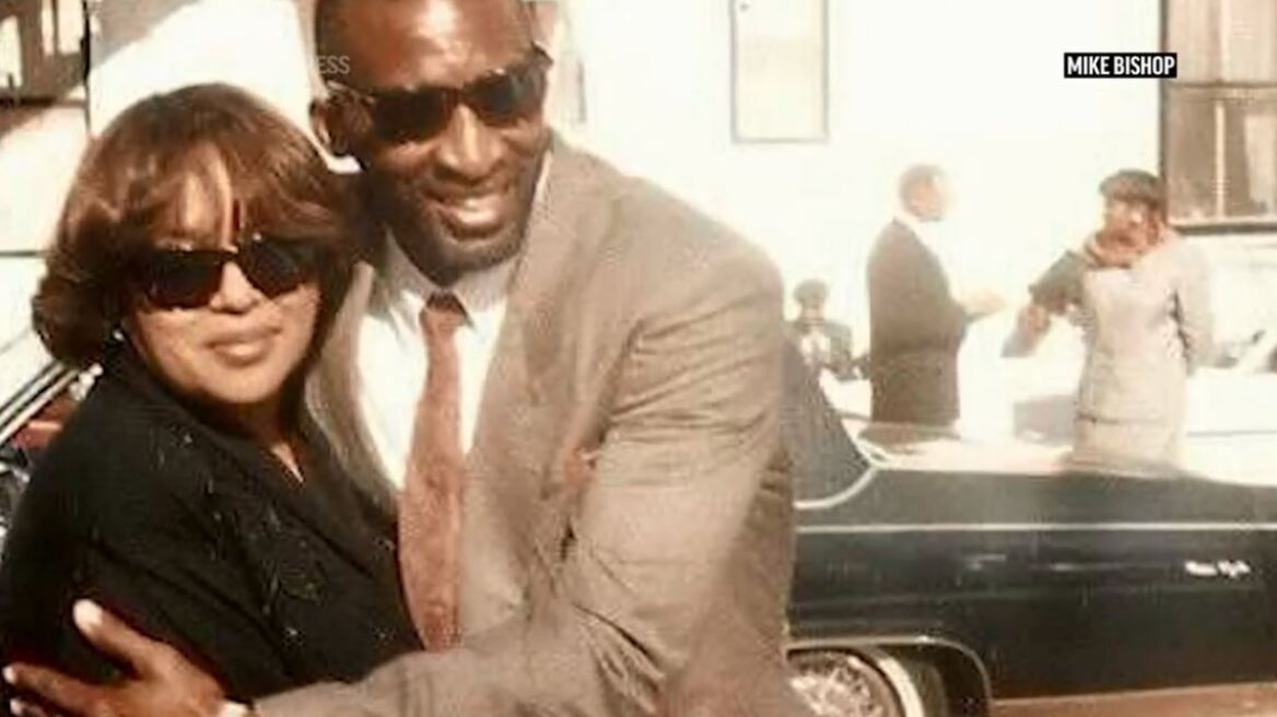 Κορωνοϊός: Συγκινεί άνδρας για τη σύζυγό του που νοσηλεύτηκε