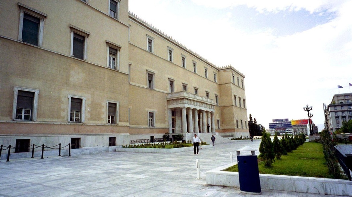 Ειδικές πύλες θερμομέτρησης τοποθετούνται στη Βουλή