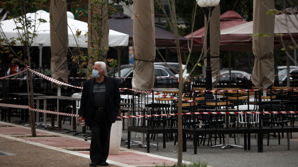 Άρση μέτρων - Παπαθανάσης: «Δεν υπάρχει συζήτηση για το άνοιγμα της εστίασης» 