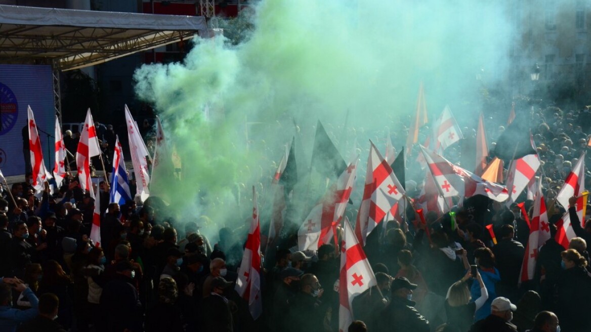 Γεωργία: Επεισόδια μεταξύ αστυνομίας και διαδηλωτών που υποστηρίζουν ότι οι εκλογές ήταν νοθευμένες