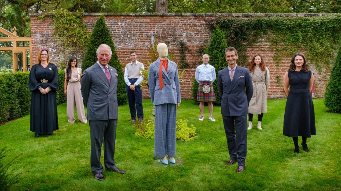 Ο πρίγκιπας Κάρολος λάνσαρε μια νέα σειρά ρούχων 