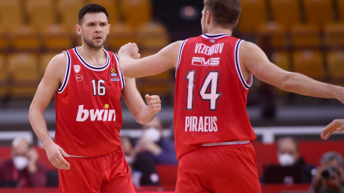 Κορωνοϊός - Ολυμπιακός: Σε καραντίνα όλη η ομάδα μπάσκετ μετά τα τέσσερα κρούσματα