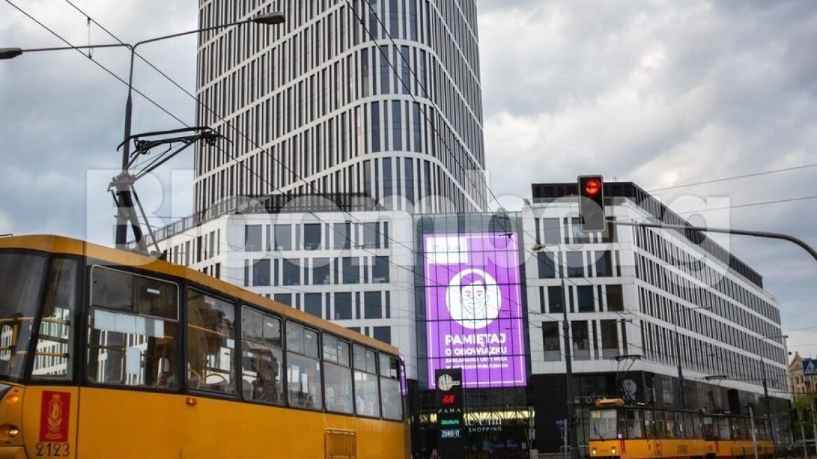 Ο «Πολωνικός τρόπος» σταδιακής επανεκκίνησης: Ανοικτά malls, κλειστά σχολεία