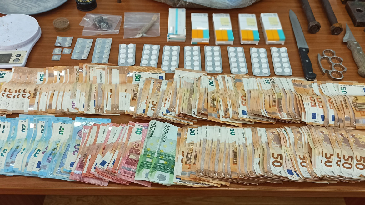 Δύο συλλήψεις για κατοχή και διακίνηση ναρκωτικών στα νότια προάστια