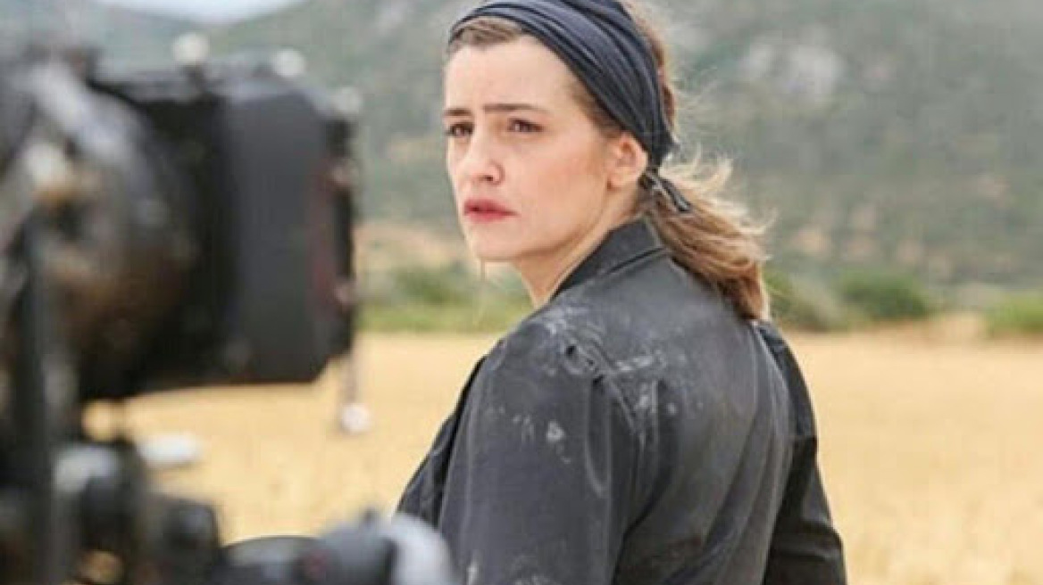 Άγριες Μέλισσες: Η Ελένη μαθαίνει ένα αναπάντεχο νέο που θα της αλλάξει τη ζωή