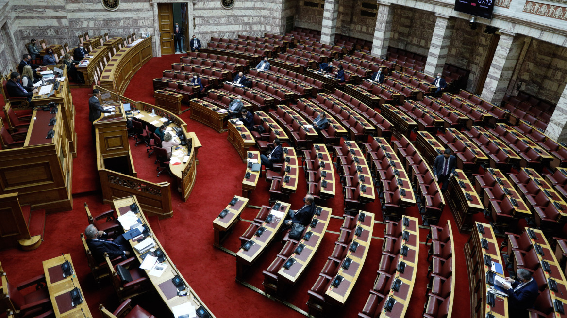 Κορωνοϊός: Δεκαεπτά βουλευτές-γιατροί στην μάχη κατά της πανδημίας 