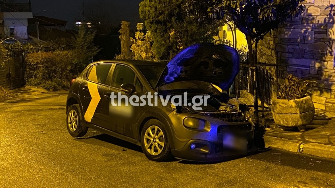 Θεσσαλονίκη: Εμπρηστική επίθεση σε εταιρικό αυτοκίνητο στην Άνω Πόλη 
