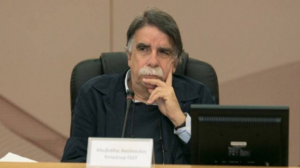 Κορωνοϊός - Βατόπουλος: Δεν υπάρχει θέμα με διπλά βιβλία του ΕΟΔΥ