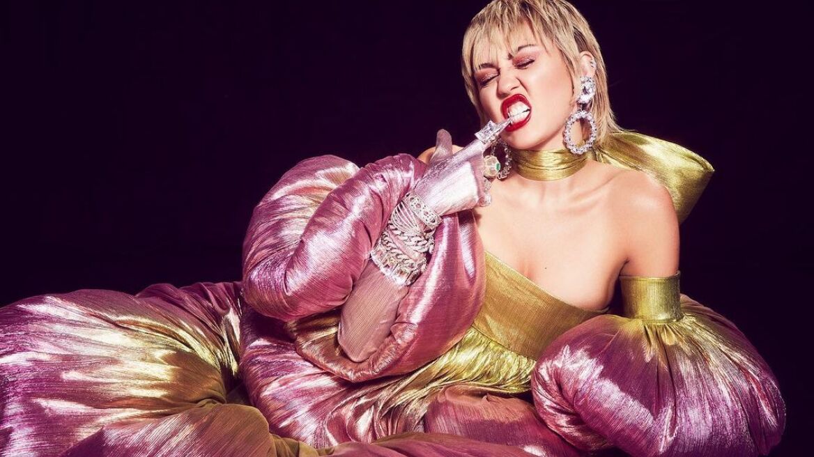 Θα άφηνατε τη Miley Cyrus να αποφασίσει για τη ζωή σας; Κάποιοι το κάνουν