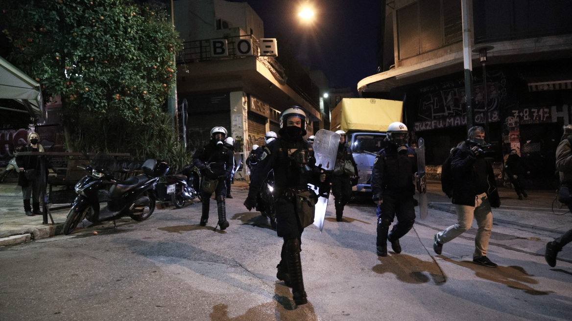 Εξάρχεια: Δύο προσαγωγές στο σημείο της δολοφονίας του Γρηγορόπουλου