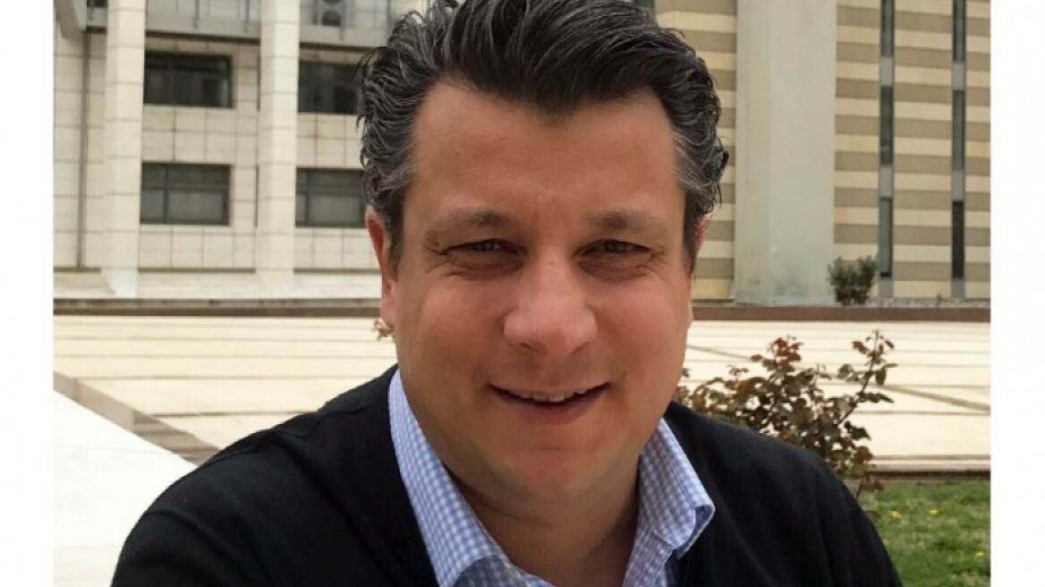 Δερμιτζάκης: «Τα παιδιά να μην παίζουν με άλλα παιδιά»