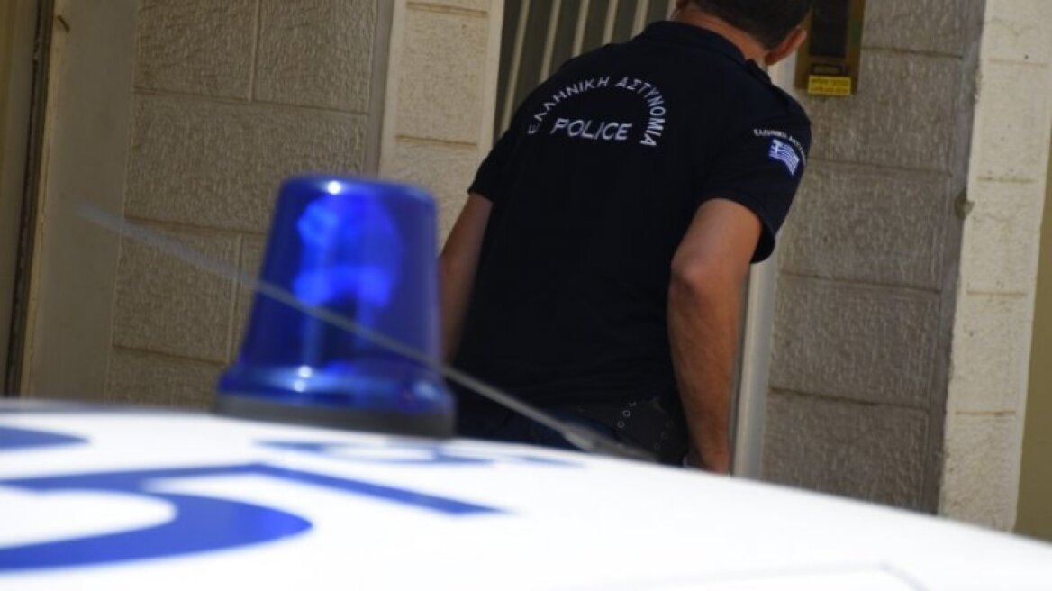  «Θέλω να πάω στη μάνα μου να φάω, ποιος είναι ο κωδικός;»: Τα τηλέφωνα πολιτών στην αστυνομία της Πάτρας εν μέσω καραντίνας