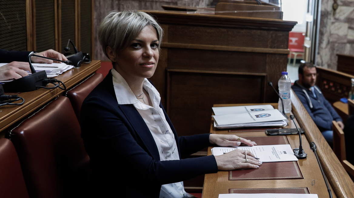 Αθώοι οι δυο κατηγορούμενοι για τα τρικάκια έξω από το σπίτι της Σοφίας Νικολάου - Αναβλήθηκε η δίκη για εξύβριση