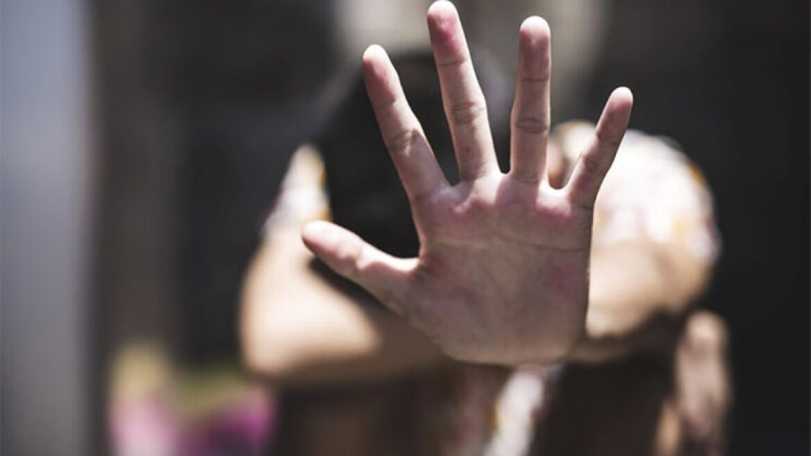 Σοκ στη Ρόδο: 31χρονη ζούσε απομονωμένη και σε άθλια κατάσταση μέσα σε... τρώγλη 